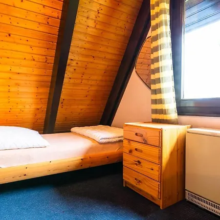 Ferienwohnpark Nurdachhaus Typ 8 Ndt 089 Holiday home Immenstaad am Bodensee